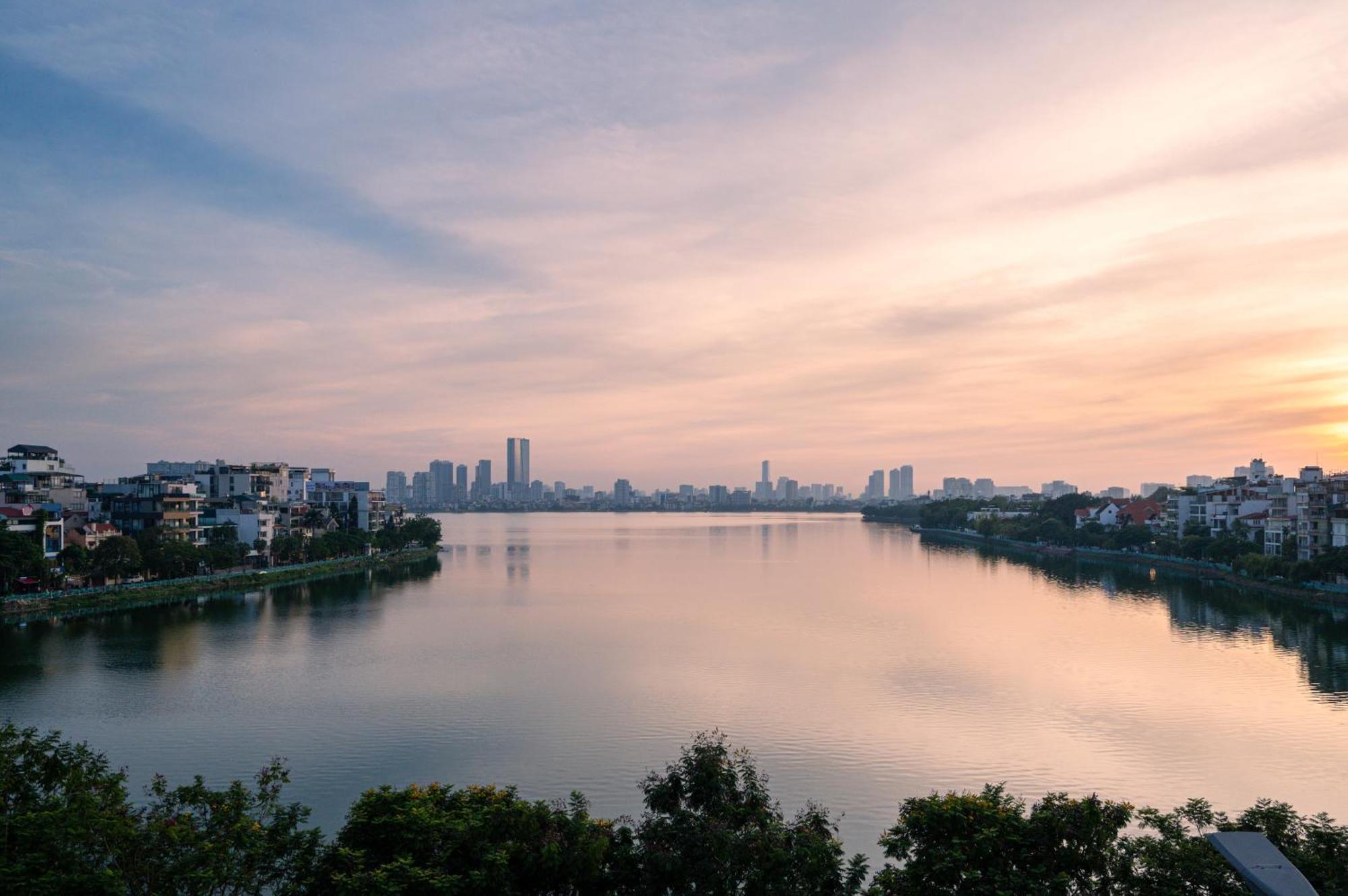 Luxe Paradise Suites Xuan Dieu Hanoi Bagian luar foto