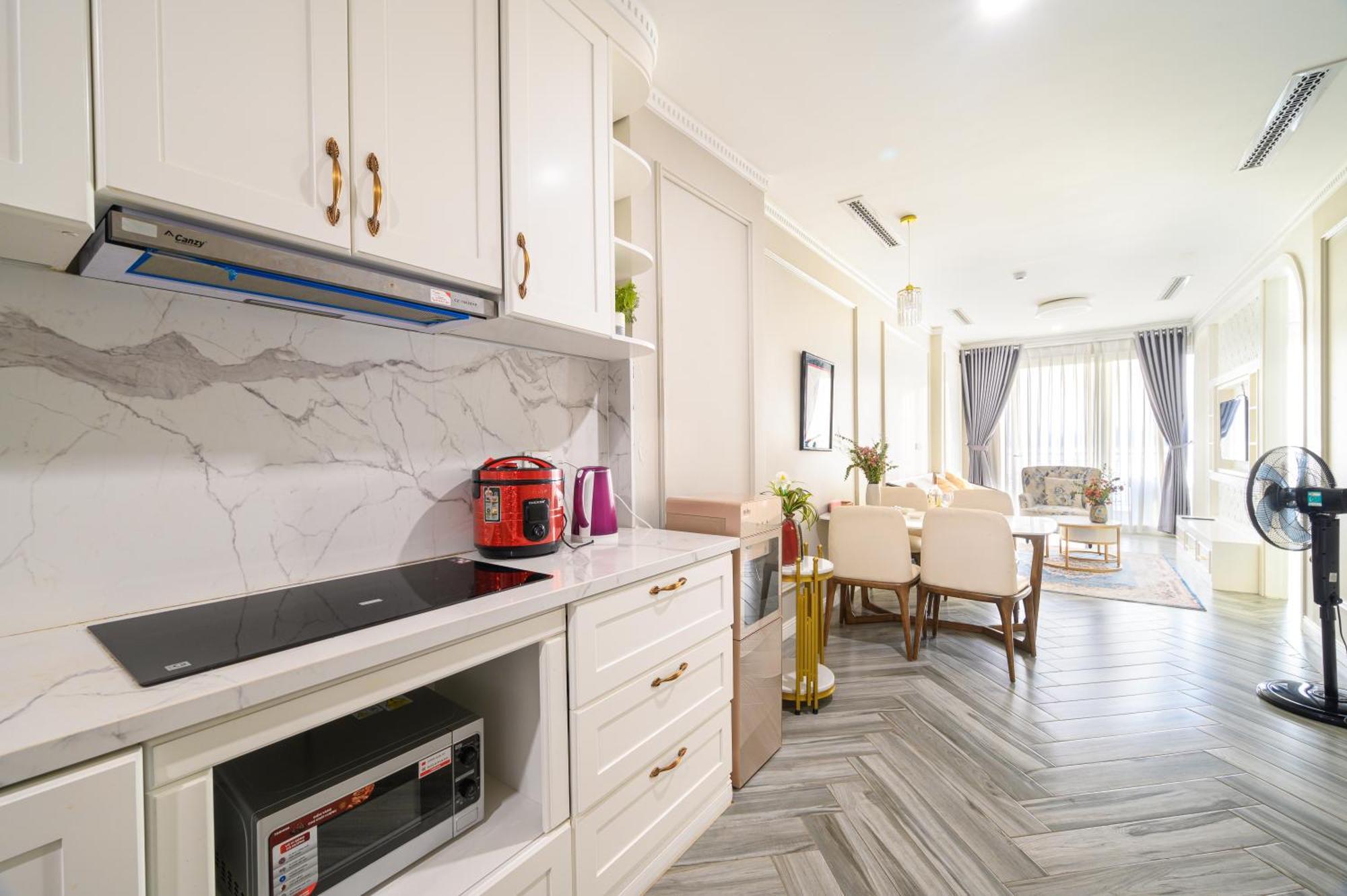 Luxe Paradise Suites Xuan Dieu Hanoi Bagian luar foto